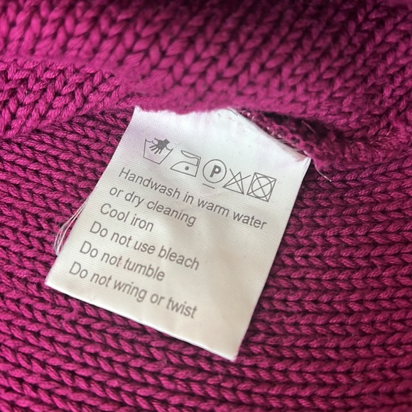 Vintage Magenta Cable Sweater - Picture 9 of 10